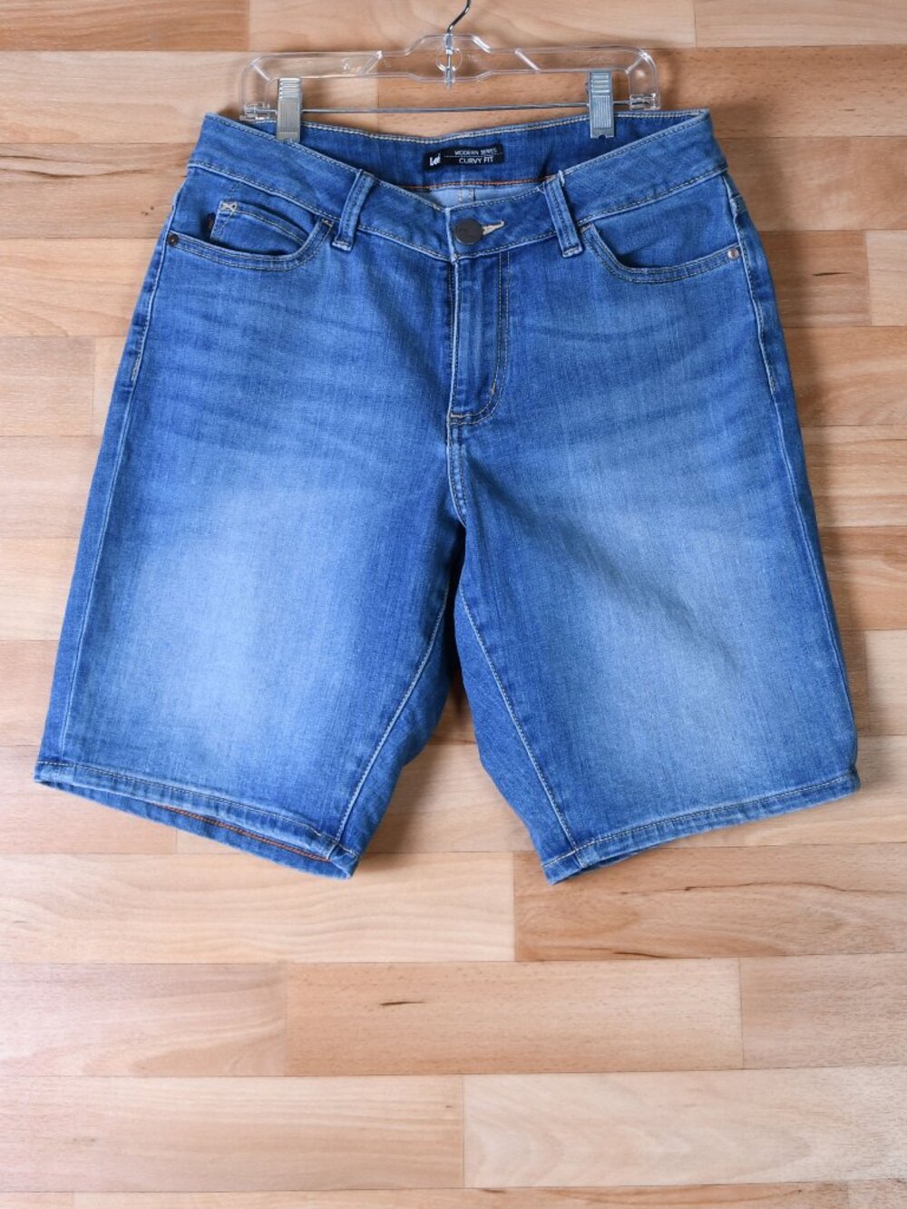 Lee Modern Series Curvy Fit Women's size 10 medium jean shorts